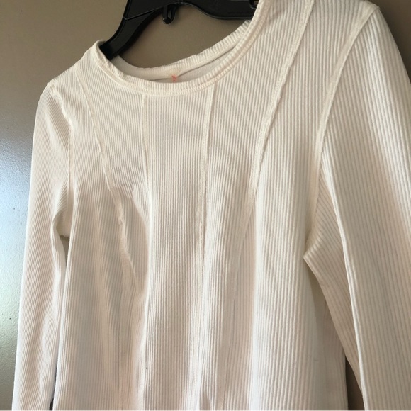 Free People Movement Into It Layer Top. Size M - Picture 7 of 12